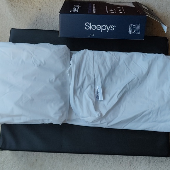 Sleepys Total Encasement Mattress Protector  Sold By Mattress Firm - Picture 3 of 8